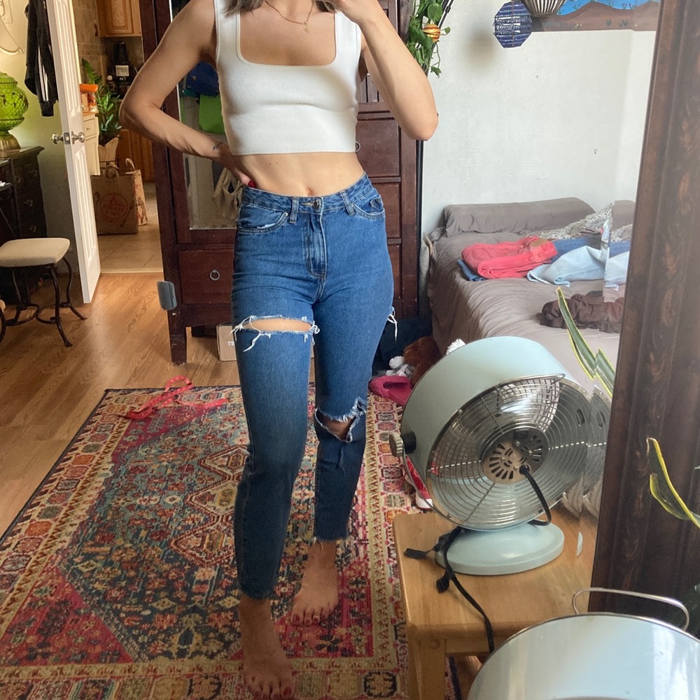 High waist slim jeans distressed, butt rip dark blue